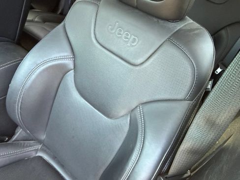 Used 2021 Jeep Cherokee Latitude Lux w/ Comfort/Convenience Group FWD image 14