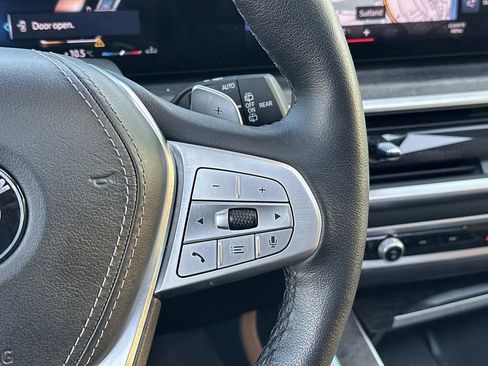 Used 2023 BMW X7 xDrive40i w/ Premium Package image 18