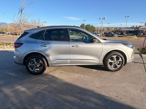 Used 2023 Ford Escape ST-Line AWD/4WD image 9