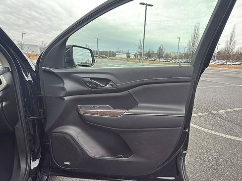 Used 2022 GMC Acadia Denali AWD/4WD image 18