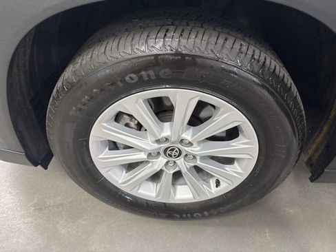 Used 2024 Toyota Grand Highlander AWD image 30