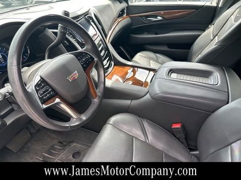 Used 2020 Cadillac Escalade ESV Premium Luxury AWD/4WD image 11