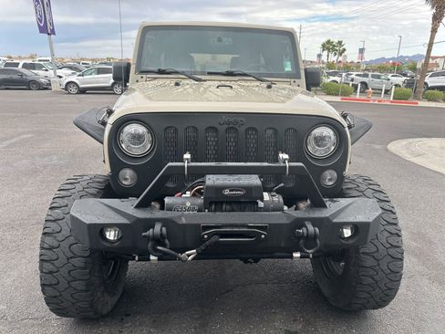 Used 2017 Jeep Wrangler Unlimited Rubicon w/ Cold Weather Group image 10