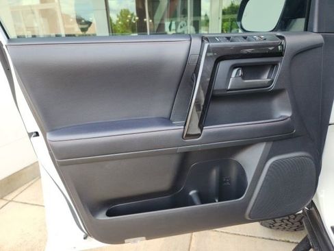 Used 2023 Toyota 4Runner TRD Off-Road Premium w/ Moonroof Package AWD/4WD image 14