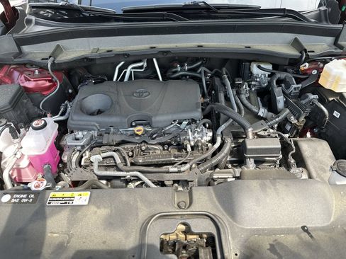 Used 2024 Toyota Grand Highlander XLE FWD image 17