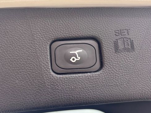 Certified 2024 Ford Edge SEL w/ Convenience Package image 9