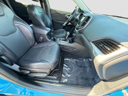 Used 2018 Jeep Cherokee Trailhawk w/ Quick Order Package 27L image 14