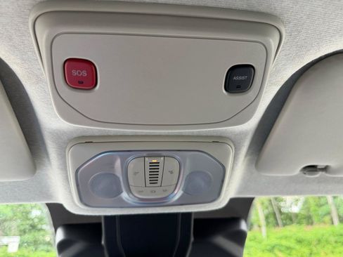 Used 2025 RAM ProMaster 2500 w/ U-Haul Equipment Group FWD image 25