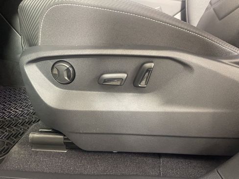 New 2026 Volkswagen Atlas Cross Sport SE image 11