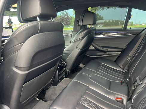 Used 2022 BMW M550i xDrive w/ Executive Package AWD/4WD image 36