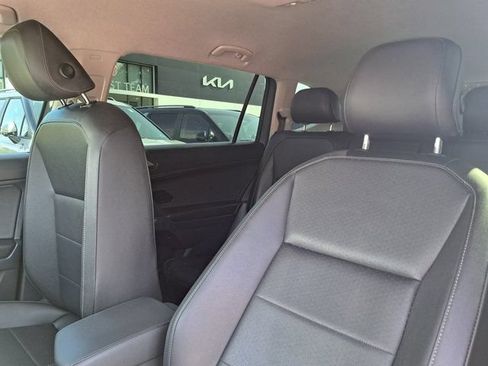 Used 2020 Volkswagen Tiguan SE FWD image 23