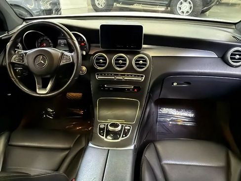 Used 2018 Mercedes-Benz GLC 300 4MATIC w/ Premium Package image 22