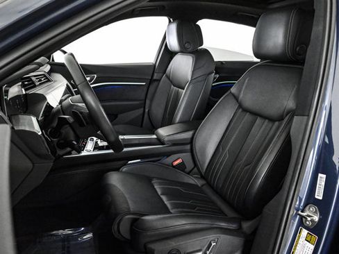 Used 2023 Audi e-tron Prestige w/ Prestige Package image 17