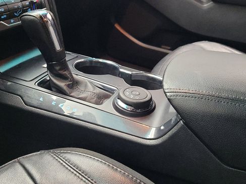 Used 2016 Ford Explorer XLT w/ Equipment Group 202A AWD/4WD image 26