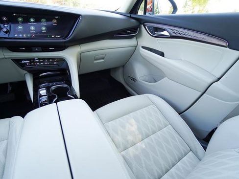 Used 2022 Buick Envision Avenir w/ Technology Package II image 23