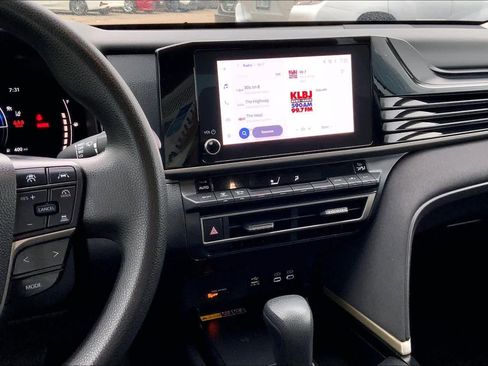 Used 2025 Toyota Camry LE FWD image 7