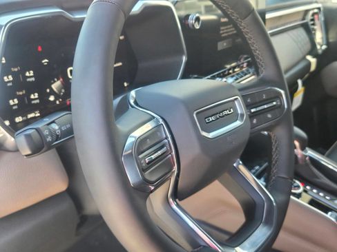 New 2026 GMC Canyon Denali AWD/4WD image 10