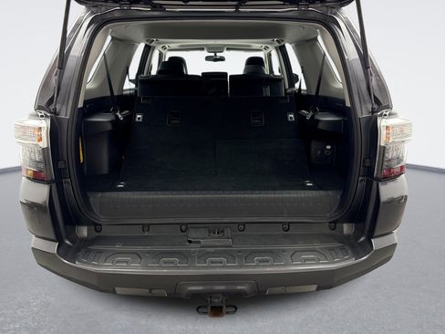 Used 2017 Toyota 4Runner SR5 Premium image 23