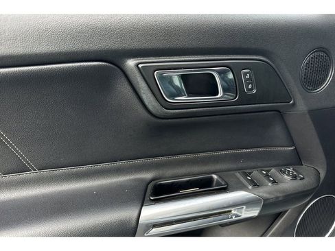 Used 2019 Ford Mustang Premium image 11