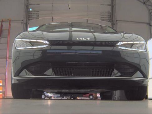 Used 2023 Kia EV6 Wind RWD image 3