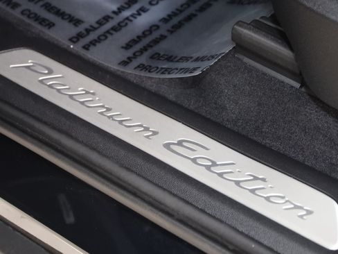 Used 2023 Porsche Cayenne Platinum Edition AWD/4WD image 27