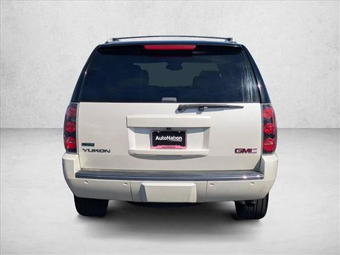 Used 2012 GMC Yukon Denali RWD image 7