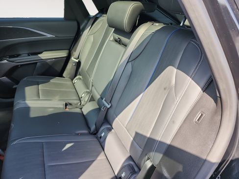 Used 2024 Cadillac Lyriq Luxury AWD/4WD image 13