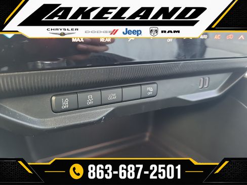 Used 2026 Jeep Cherokee Laredo AWD/4WD image 23