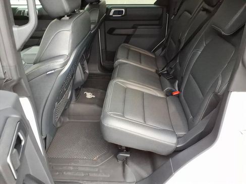 New 2025 Ford Bronco Badlands image 8