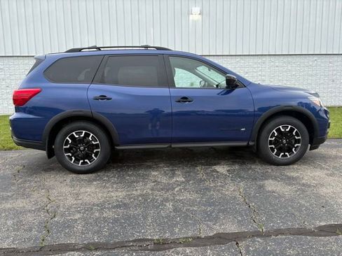 Used 2020 Nissan Pathfinder SV AWD/4WD image 19