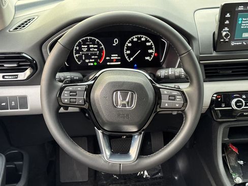 New 2025 Honda Pilot Touring image 18