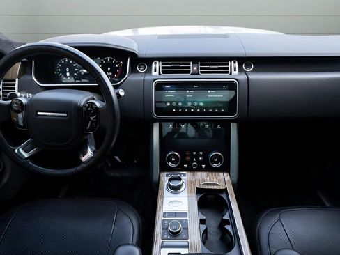 Used 2020 Land Rover Range Rover HSE image 25