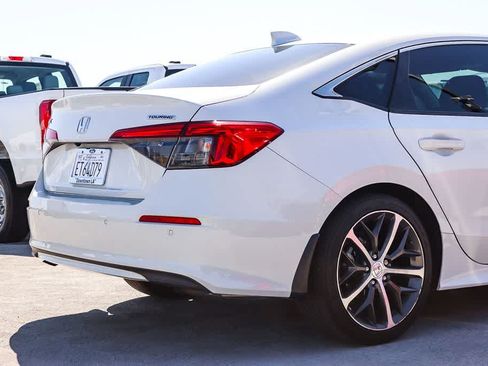 Used 2023 Honda Civic Touring image 9