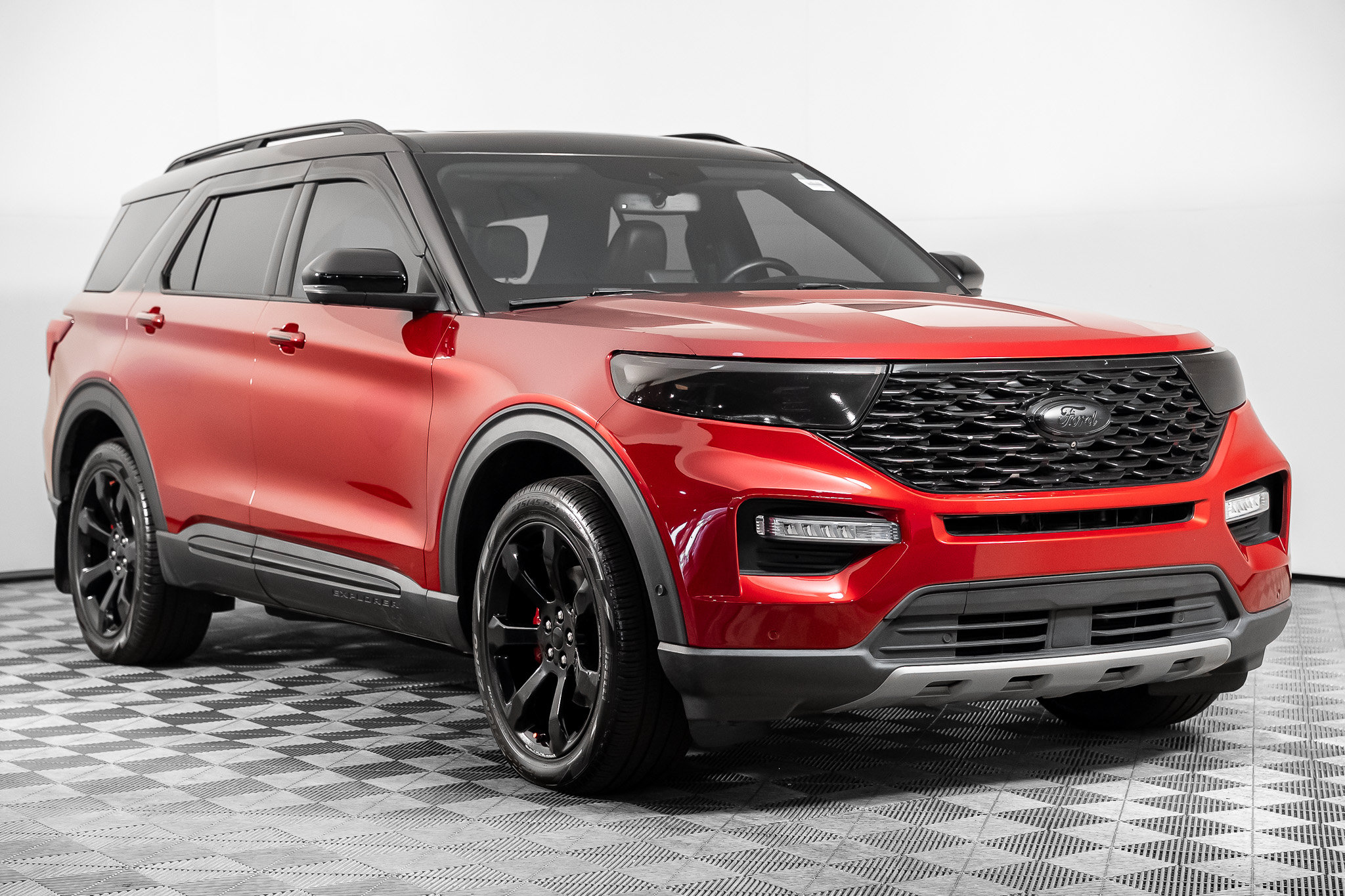 Used 2020 Ford Explorer Platinum w/ Premium Technology Package AWD/4WD image 38