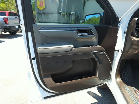 Used 2025 Chevrolet Silverado 1500 LTZ w/ LTZ Premium Texas Edition AWD/4WD image 17