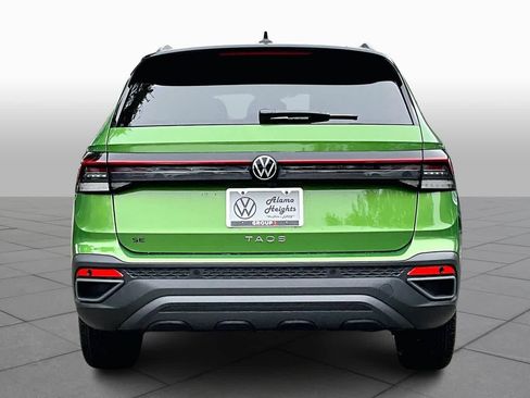 New 2026 Volkswagen Taos SE image 4