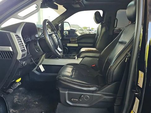 Used 2017 Ford F250 Lariat w/ Lariat Ultimate Package AWD/4WD image 5