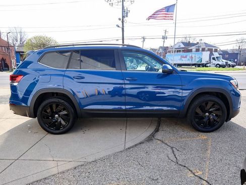 Certified 2025 Volkswagen Atlas SE image 6