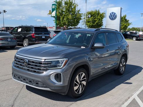 Used 2024 Volkswagen Atlas SE AWD/4WD image 11