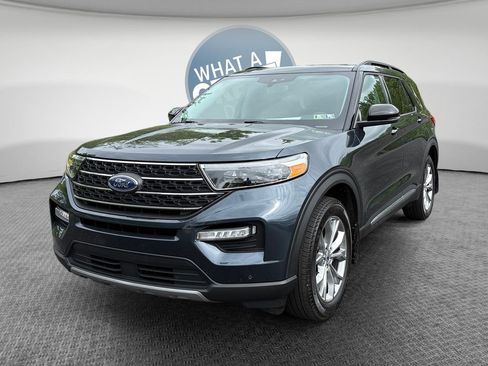 Used 2024 Ford Explorer XLT w/ Equipment Group 202A AWD/4WD image 8