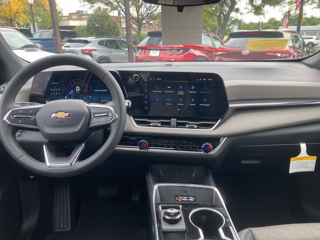 New 2027 Chevrolet Equinox LT w/ Convenience Package II FWD image 5