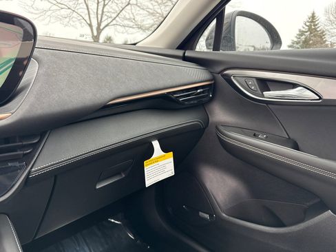 Used 2025 Buick Envision Sport Touring image 28