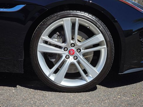 Used 2016 Jaguar F-TYPE Coupe image 31