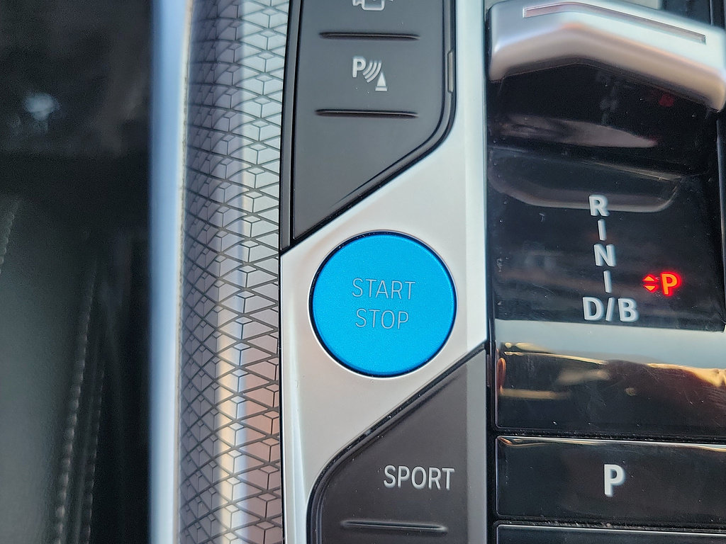 Used 2024 BMW i4 eDrive35 w/ M Sport Package RWD image 32