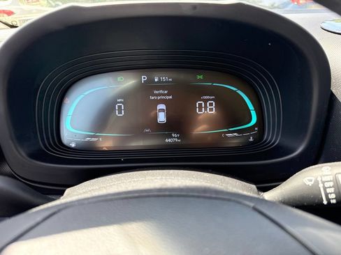 Used 2024 Hyundai Venue SE FWD image 19
