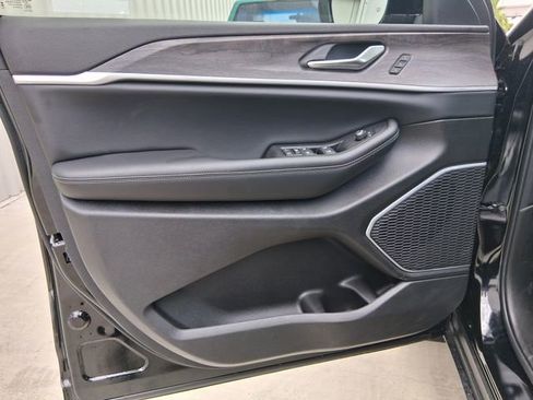 New 2026 Jeep Grand Cherokee Limited RWD image 18