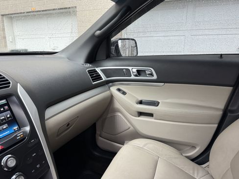 Used 2015 Ford Explorer XLT w/ Equipment Group 202B image 24