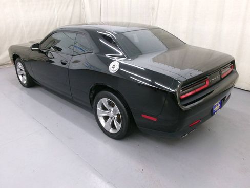 Used 2016 Dodge Challenger SXT RWD image 28
