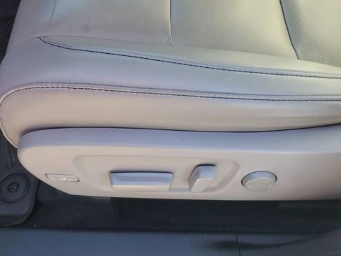 Used 2019 Toyota Highlander XLE image 21