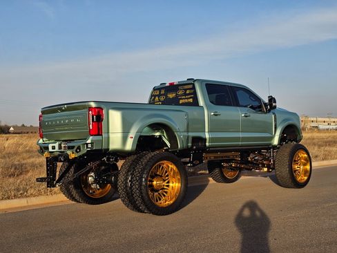 Used 2024 Ford F450 Platinum image 10